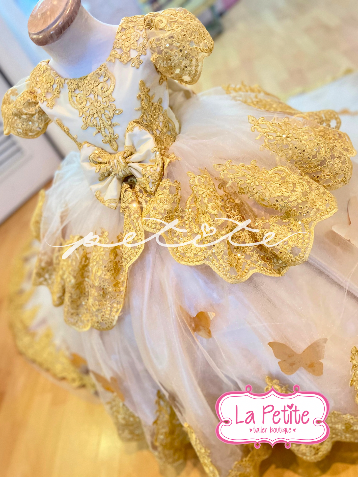 Reina Aro Champagne Mariposas