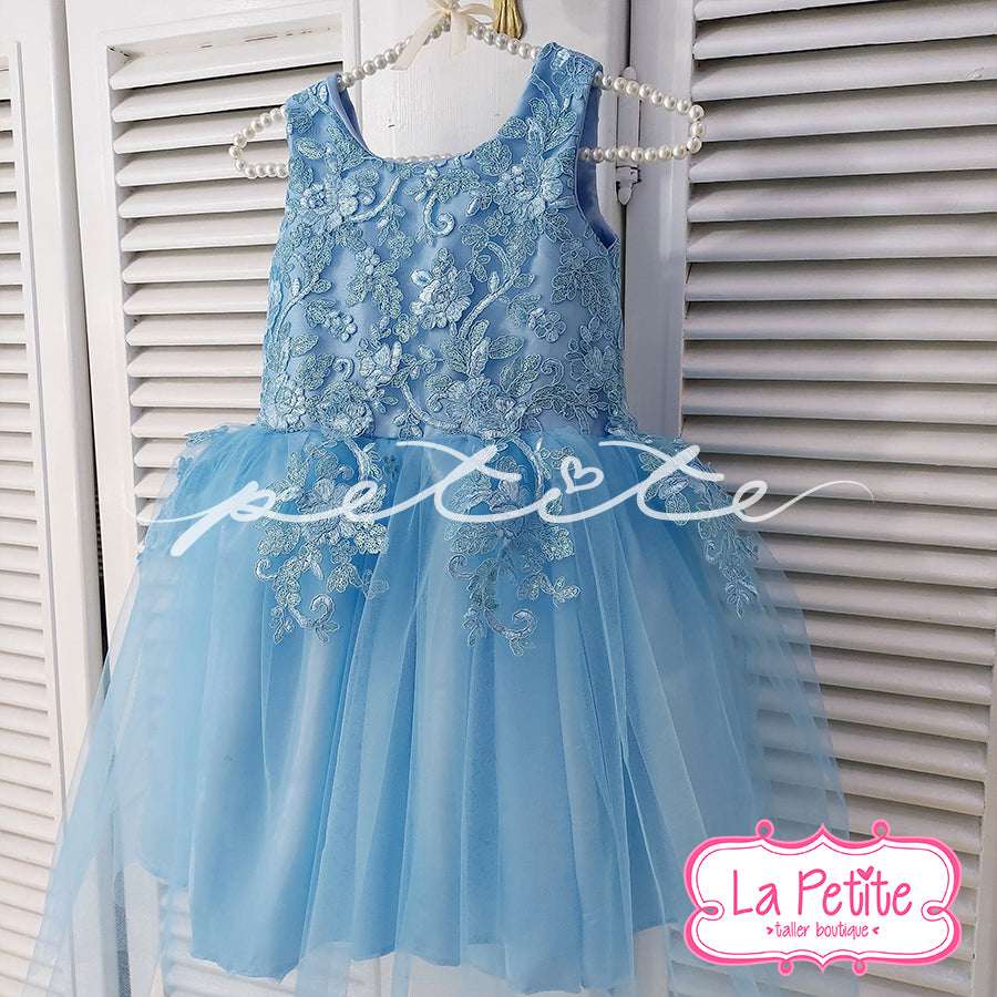 Lluvia azul corto
