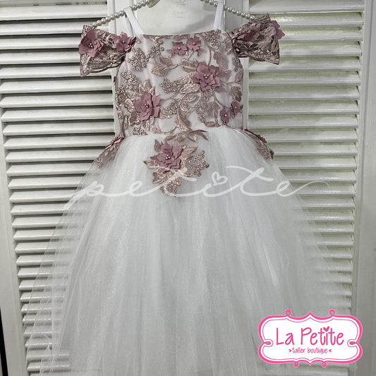 Vestido blanco top encaje flores rosa palo