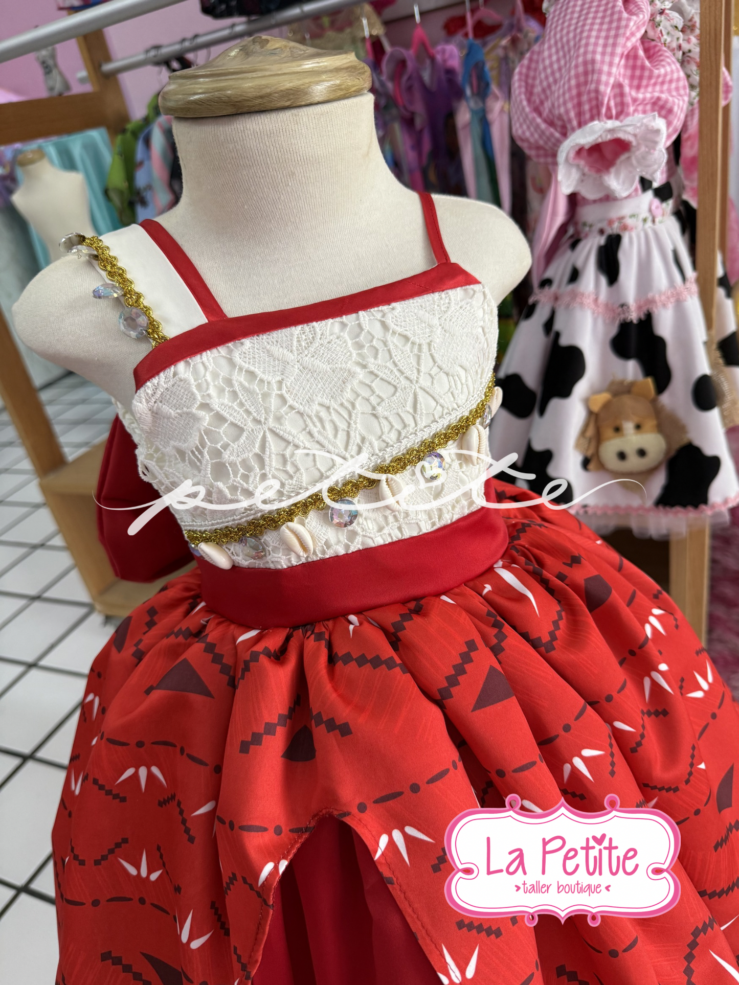 Moana red