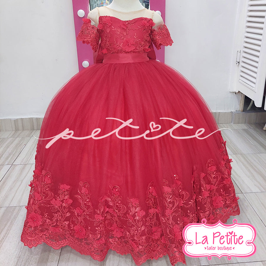 Vestido rojo con detalle de encaje en falda