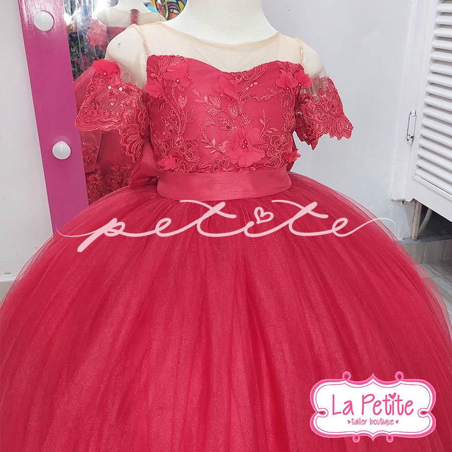 Vestido rojo con detalle de encaje en falda