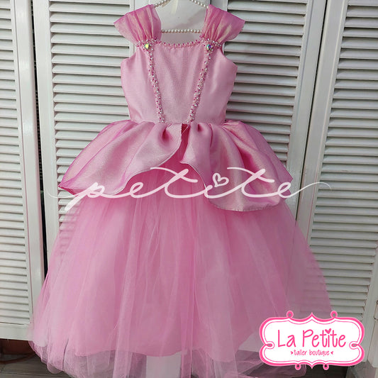 Vestido rosa con detalle en top