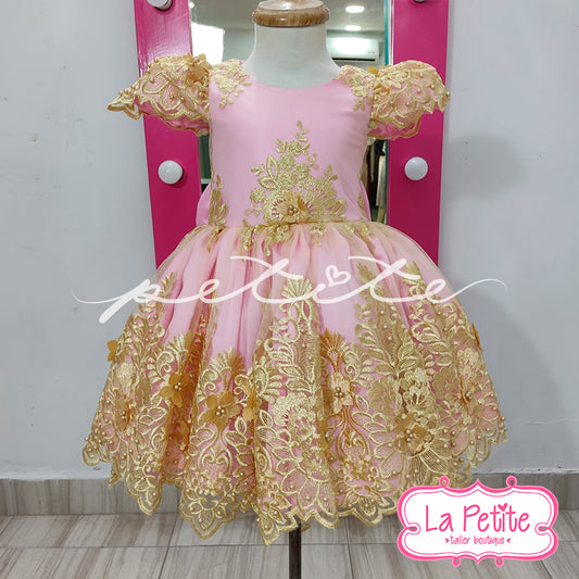 Vestido Rosado Encaje Dorado